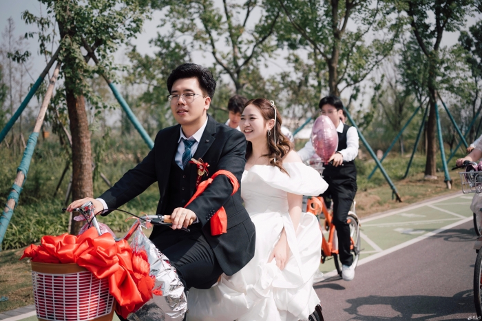 （全媒体）&ldquo;素婚&rdquo;回归让爱置顶 &mdash;&mdash;面观(5121890)-20231125114657
