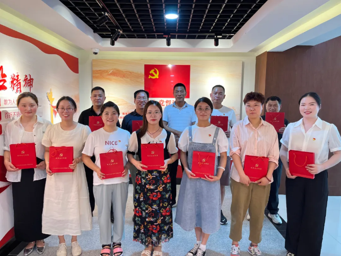 图片 16 图片 16
