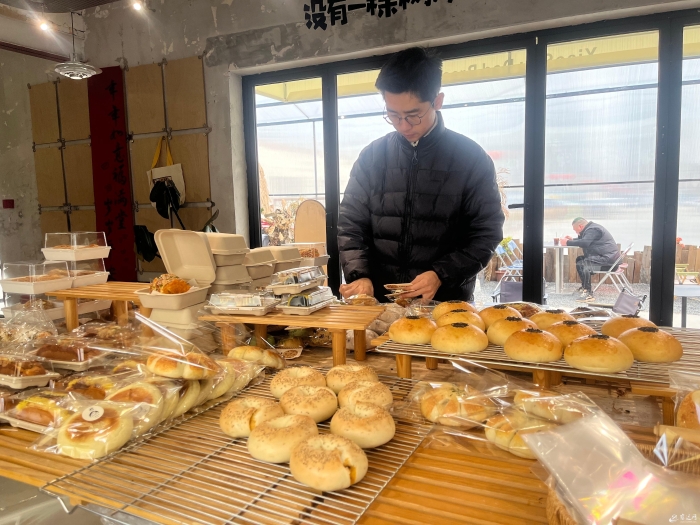 (全媒)奔跑吧，小店丨&ldquo;烘焙&rdquo;美味人生 (11909831)-20250226083807
