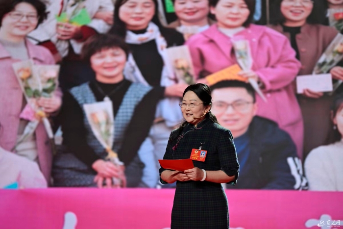 （全媒）世界读书日 _ 与书为友 &ldquo;悦&rdquo;(12745537)-20250423094540